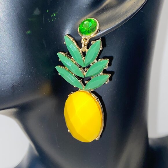 Vintage Pineapple Novelty Pierced Earrings Summer Fun Dangling Acrylic - Picture 2 of 4